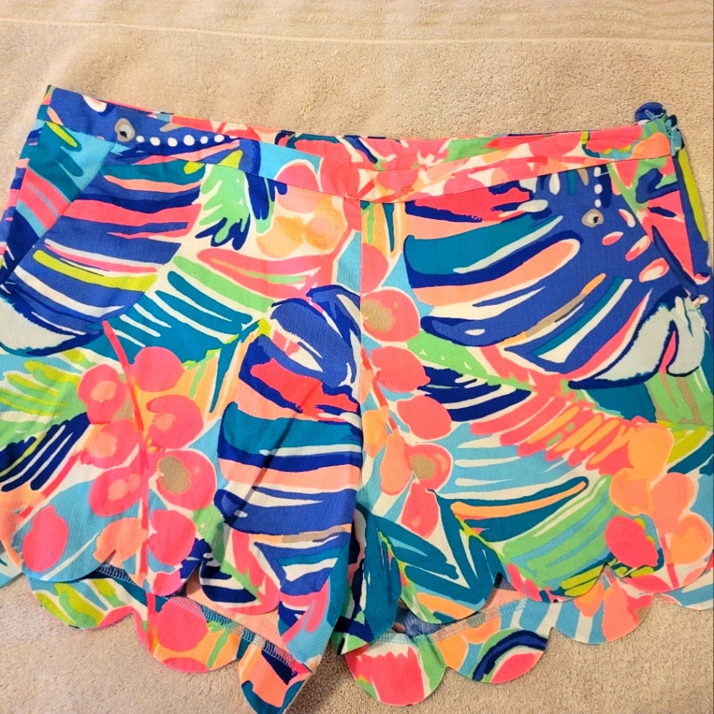 Lilly Pulitzer Scalloped Shorts - Size 14